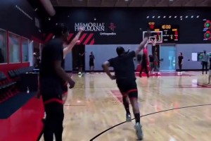 全是细节啊！美国男篮昔日单挑局！KD、乔治、布克众高手在列！